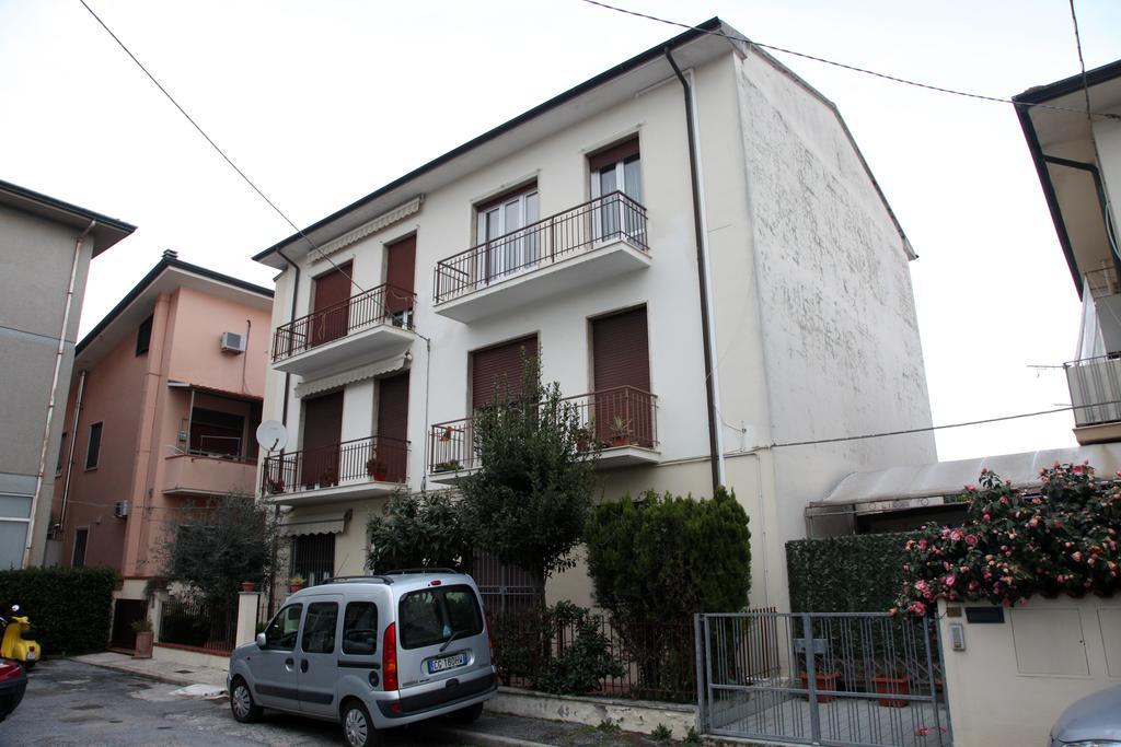 Ferienwohnung A Casa Di Simone A Viareggio Exterior foto
